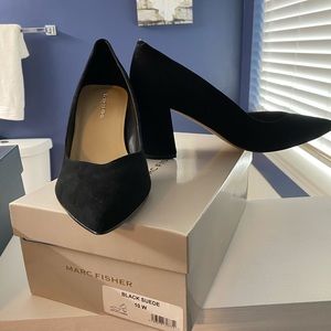 Mark Fisher Caitlin black suede pumps SZ 10wide